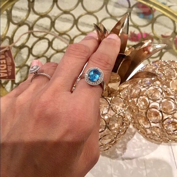 14K GOLD DIAMONDS AND BLUE TOPAZ STONE SIZE 6 - Picture 2 of 5